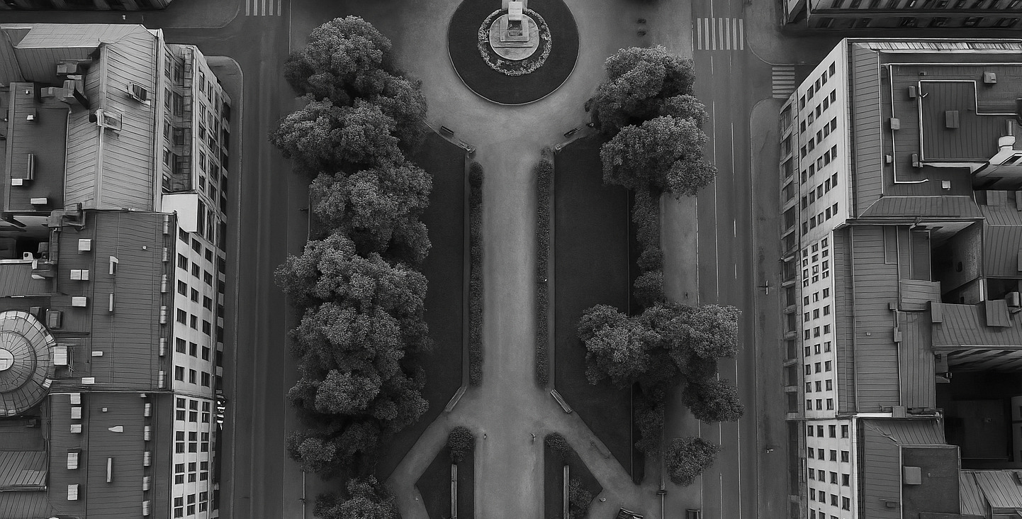 Ilmakuva kaupungista mustavalkoisena